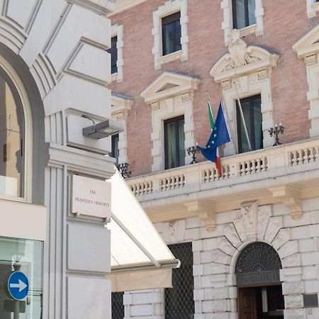 Relais Palazzo Olimpia - Corso Vittorio Emanuele Appartement Salerno Buitenkant foto